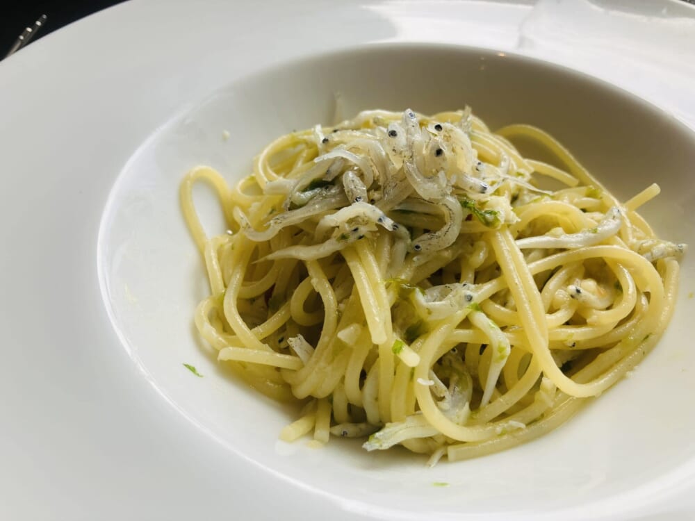 しらすと青海苔のペペロンチーノ 欧風小皿沢村丸の内