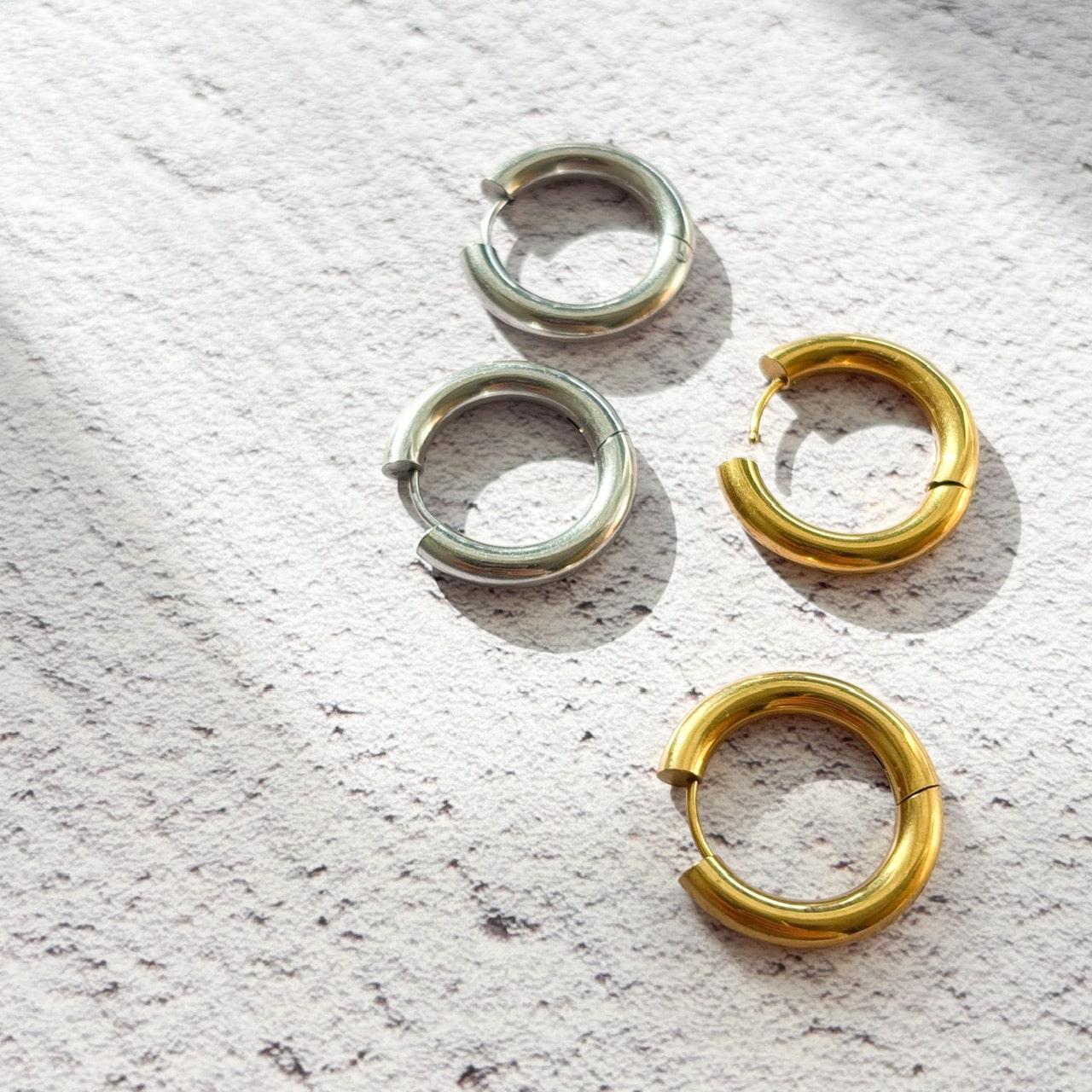 AJIRO ACCESSORYのフープピアス
