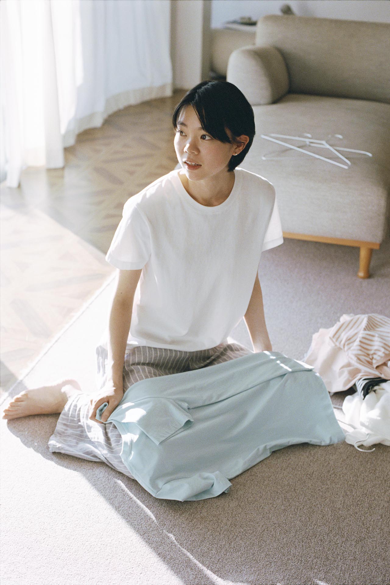 無印良品「婦人 天竺編みクルーネック半袖Tシャツ」女性モデル着用