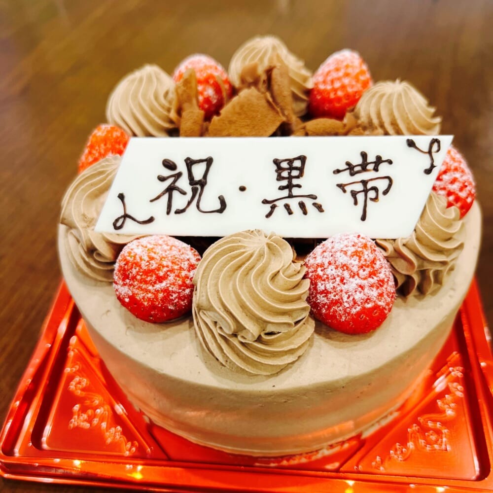 シルスマリア　チョコレートケーキ いちご