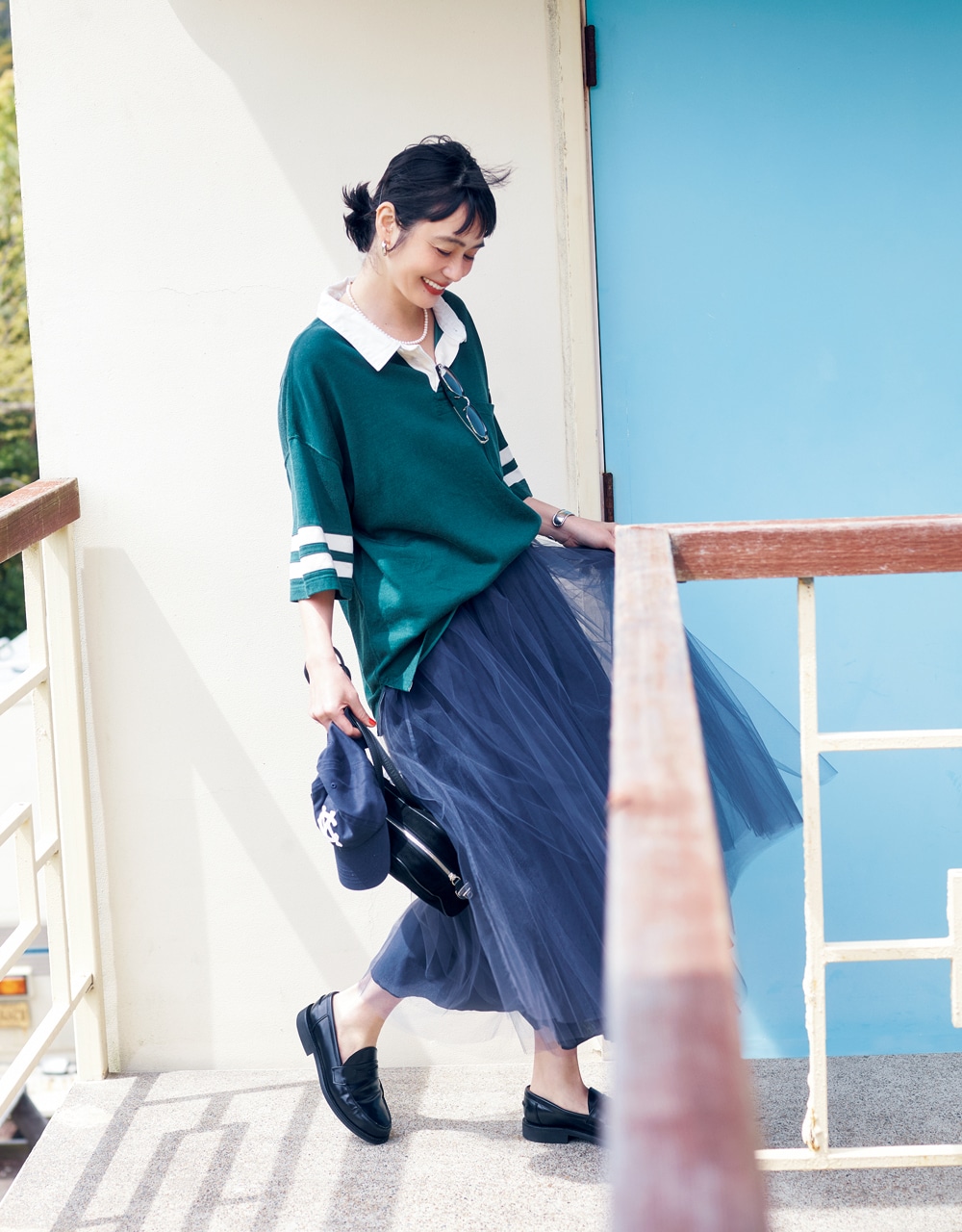 【レミ レリーフ】のラガーシャツ ×【ビリティス・ディセッタン】のチュールスカート コーデ 竹下玲奈さん