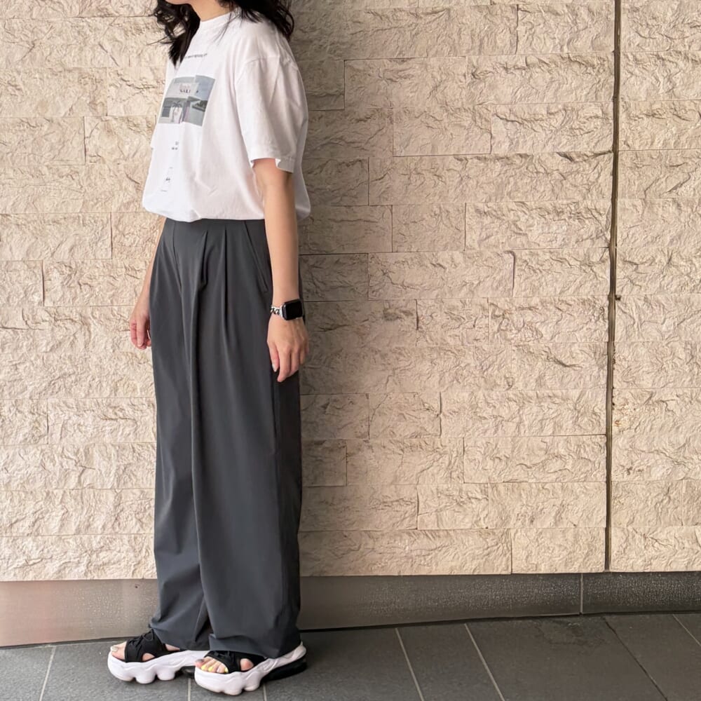 ユニクロ　アクティブストレッチワイドパンツ　グレー