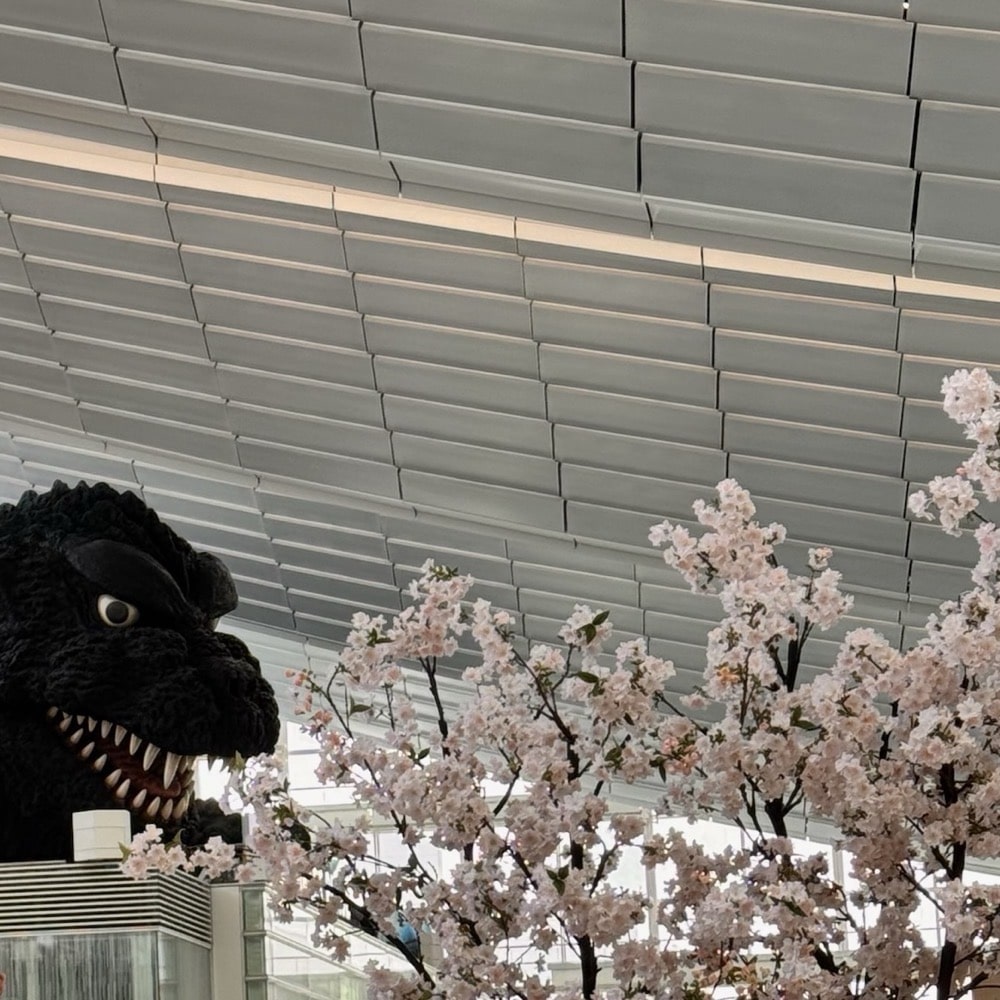 羽田空港 ゴジラ
