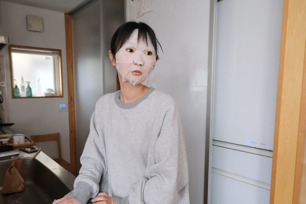 【無印良品】洗顔もできるすっきりマスク　顔に貼ったところ