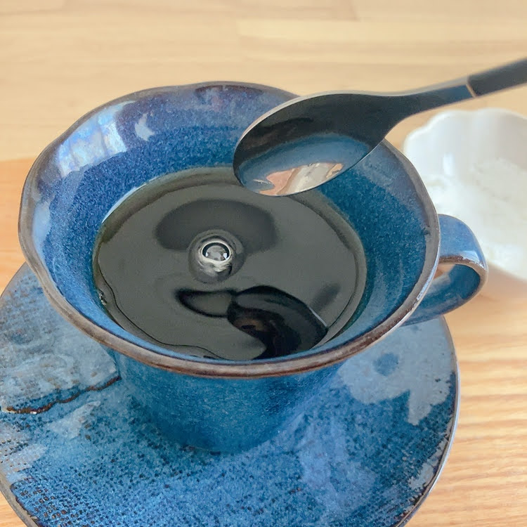 コーヒーにアミノコラーゲンを溶かした