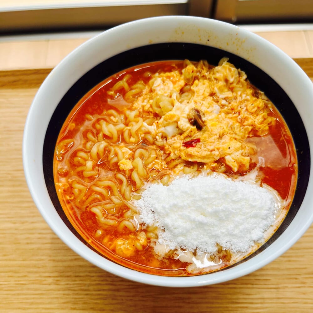 明治「アミノコラーゲン」魚由来　フィッシュコラーゲン 辛ラーメン