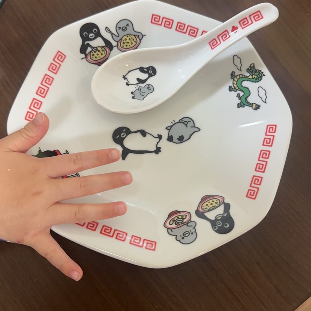 お皿　ペンギン