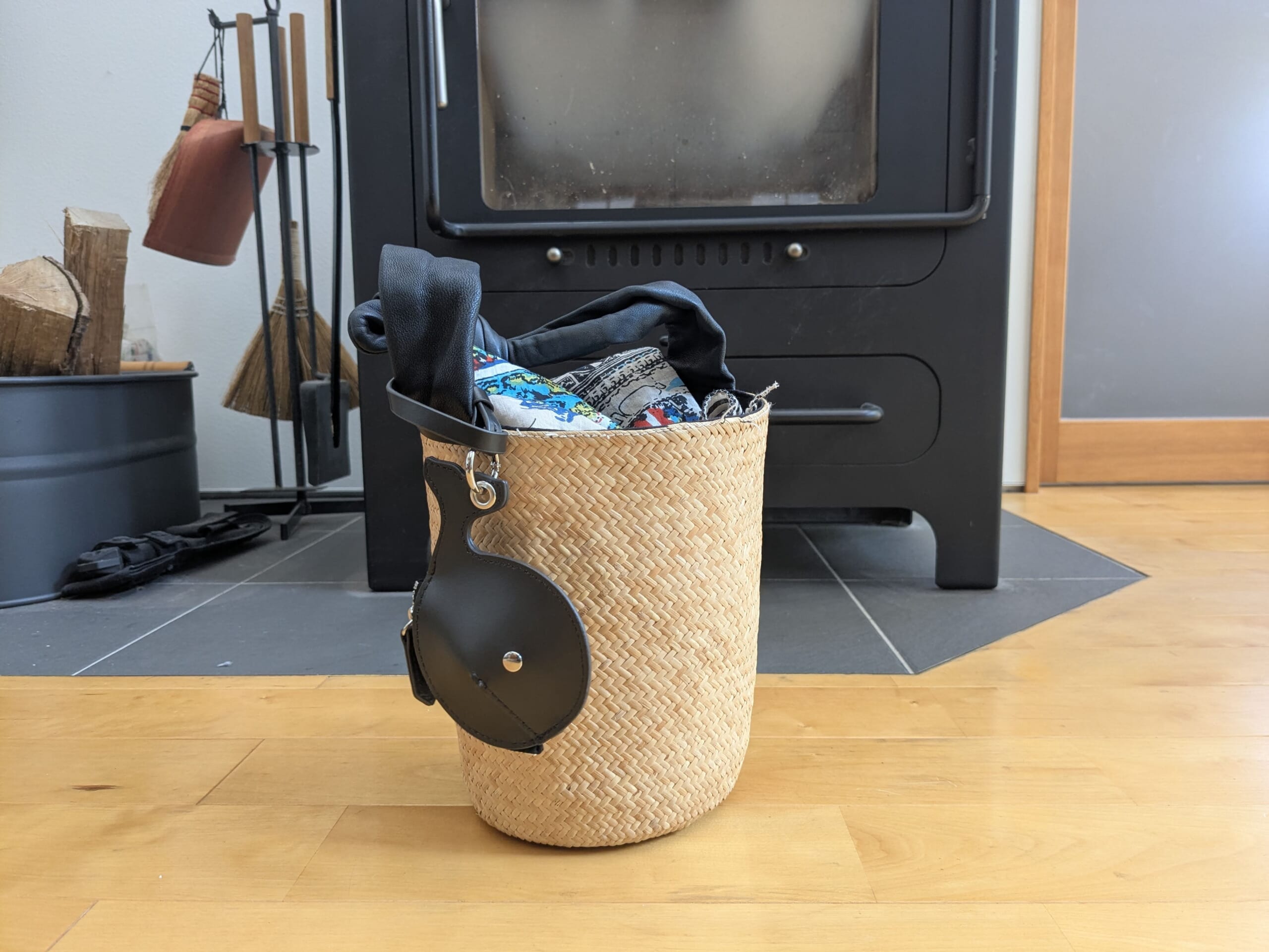 BINDU シティ バンダナ BEAUTY&YOUTH UNITED ARROWS
YAHKI WHALE SMALL BAG: ODETTE E ODILE