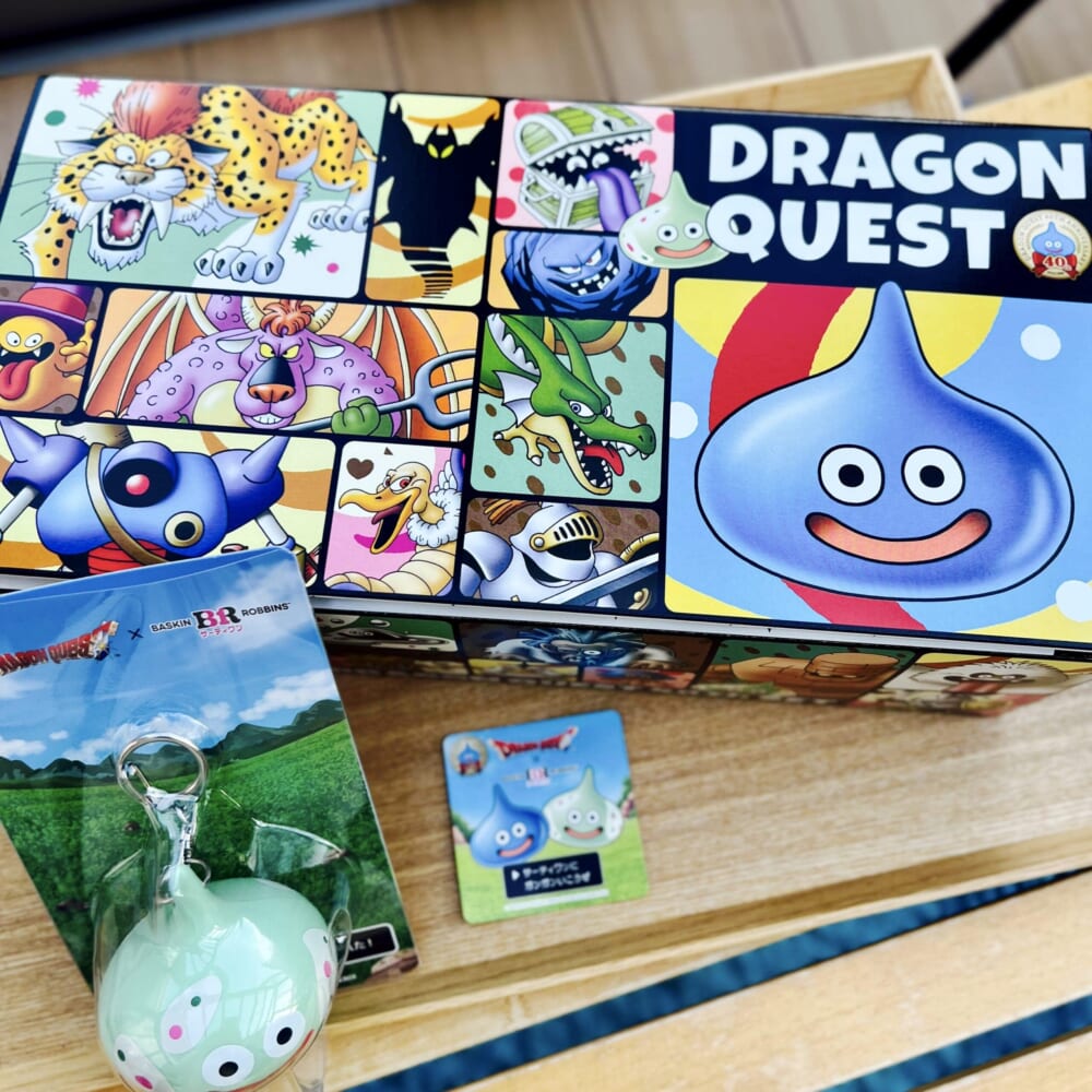 サーティワン×ドラゴンクエストコラボ ドラゴンクエスト40thセット アイスクリームくいばこ ポッピングシャワースライムキーホルダー かいしんのいちげき！味