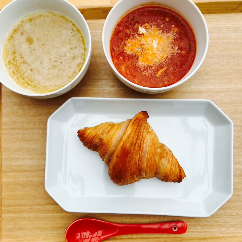 三日月屋×ピエトロ クロワッサンにあうスープ 具だくさんミネストローネ 淡路島産たまねぎポタージュ