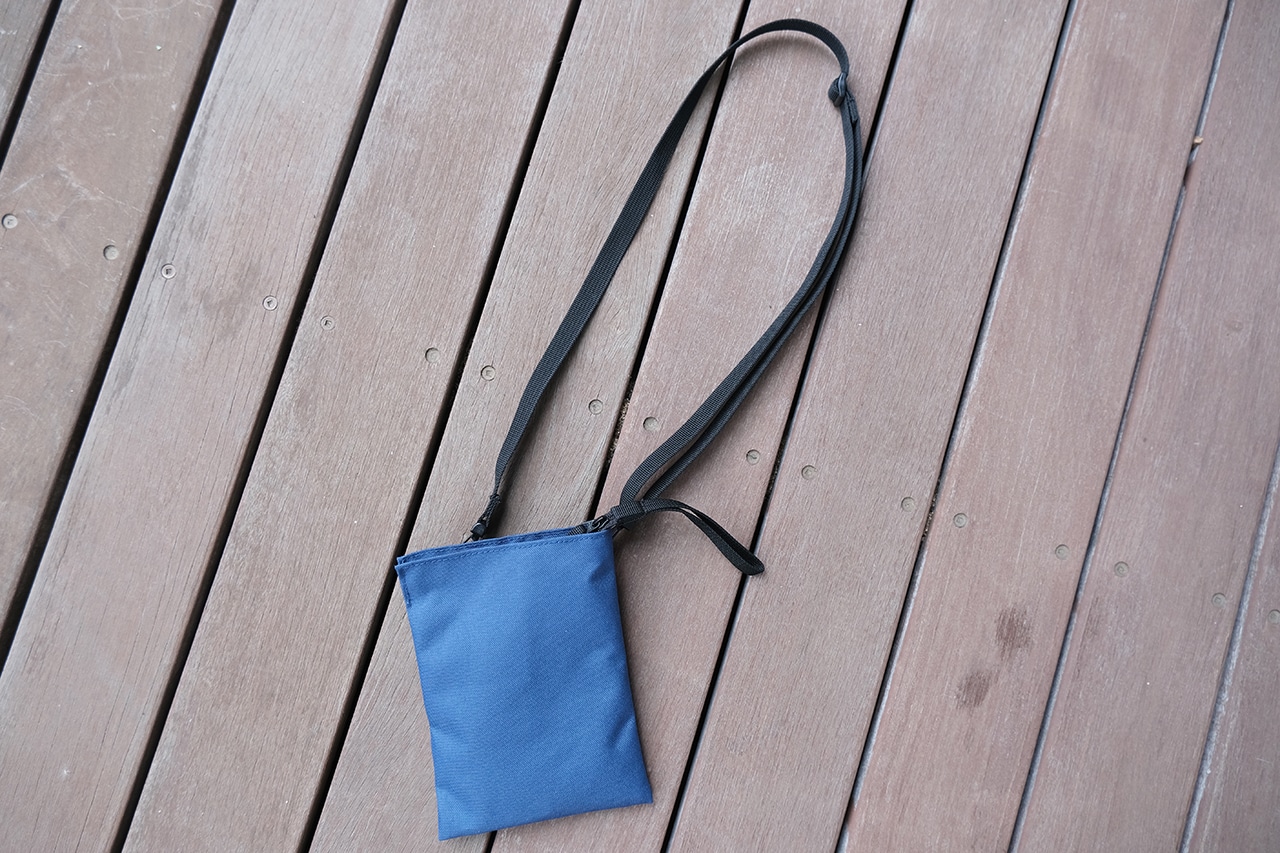 撥水 再生ポリエステル ミニサコッシュ(1290円)