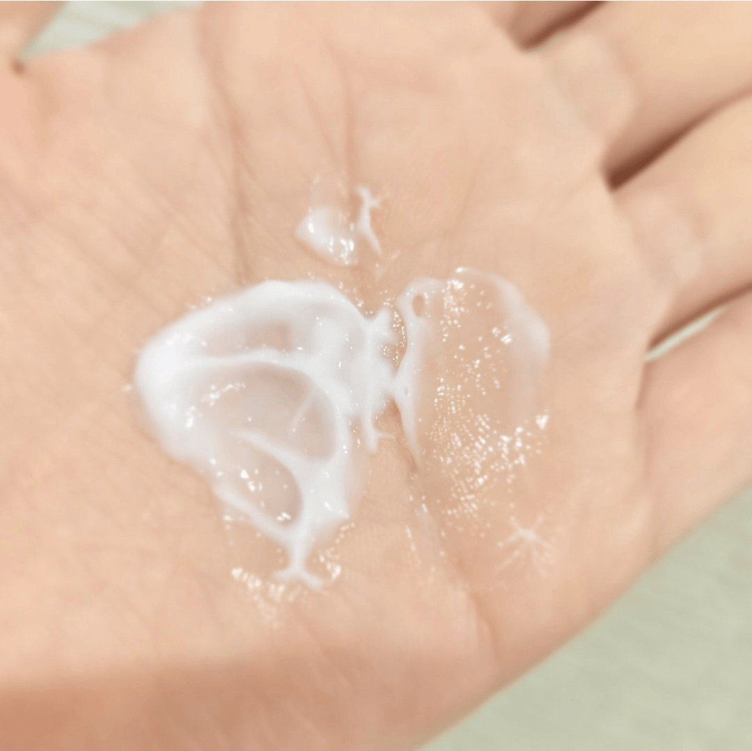 Davines「ダヴィネスエッセンシャル ラブ スムージング ミルク」手に出したところ