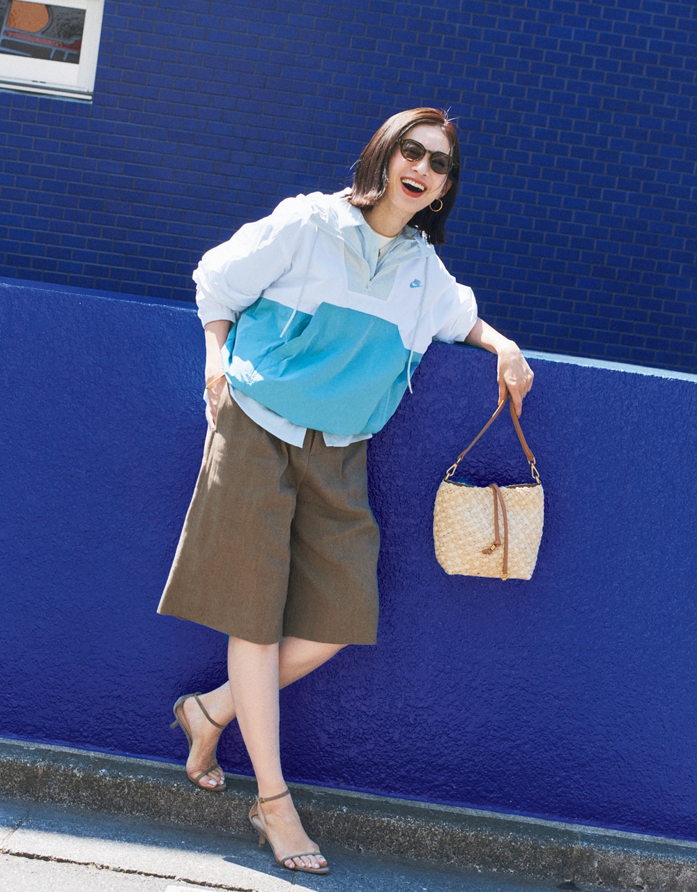 ハーフパンツ+NIKEのアノラックコーデ 高垣麗子さん