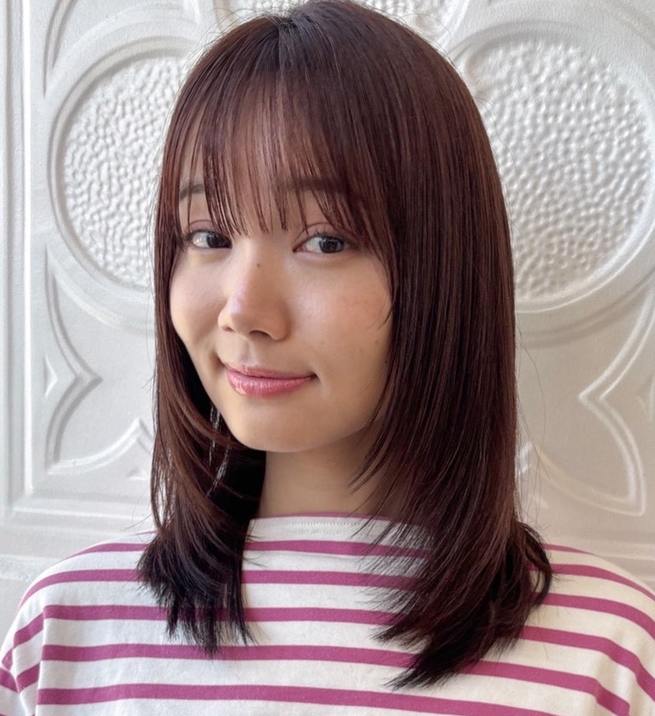 【ナチュラルで垢抜ける可愛すぎない大人ミディアム】メインカット01