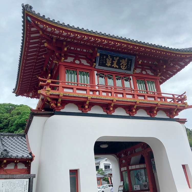 朝の楼門