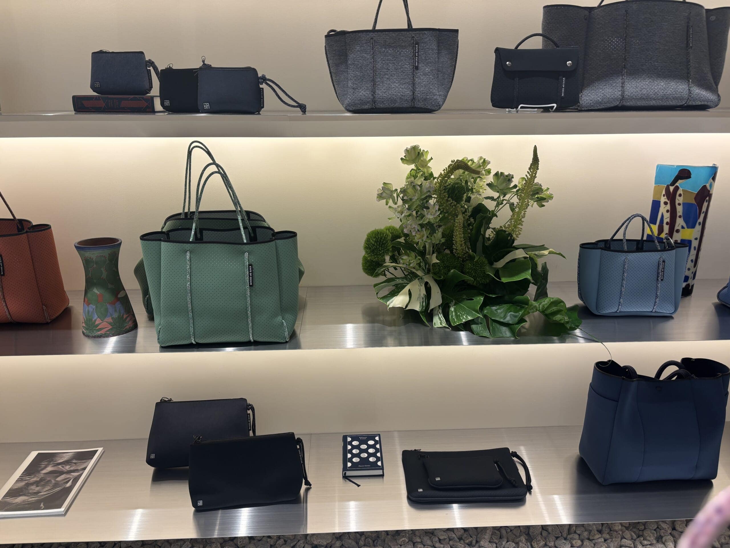 STATE OF ESCAPE 東京ミッドタウン日比谷店のバッグ