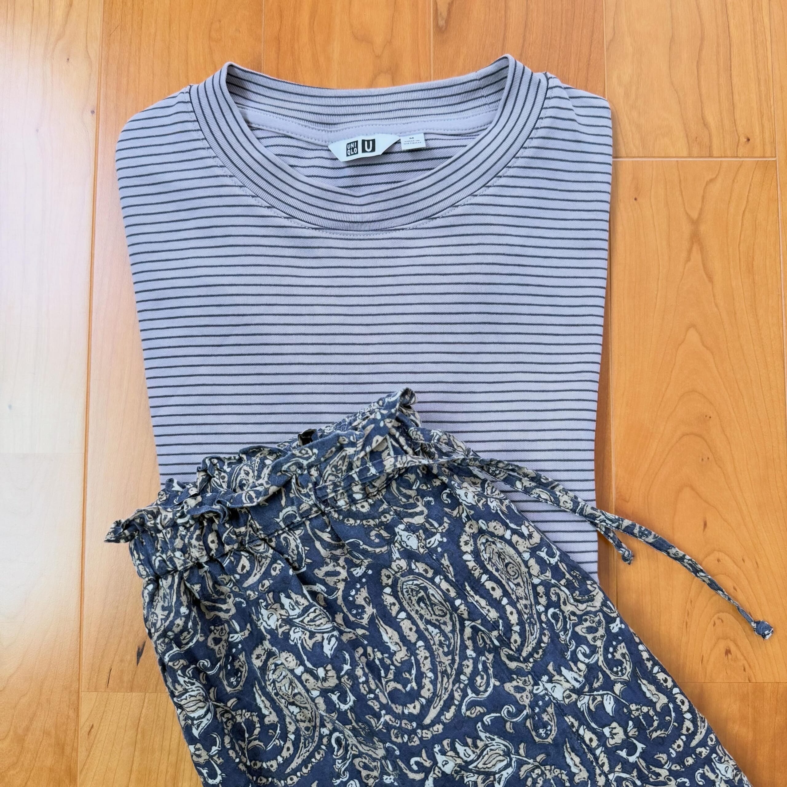 【ユニクロ】のボーダーTシャツ × 【フリークスストア】の柄パンツ