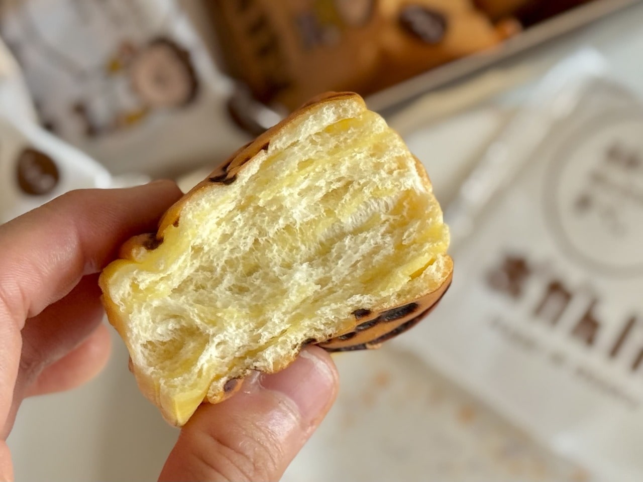 大阪土産「おかんパン」ミルク断面