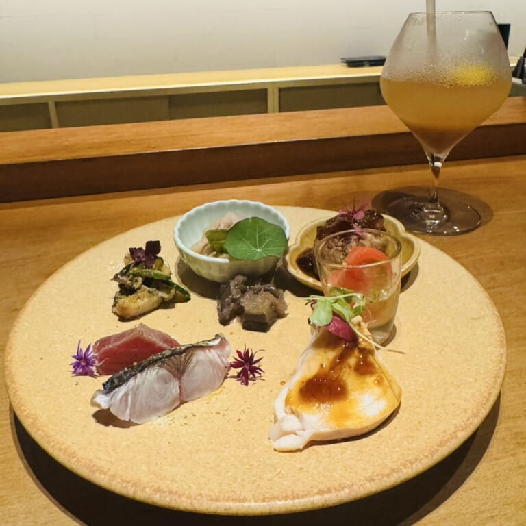 大阪「Ωm」(オム)前菜盛り合わせ、自家製ジンジャーエール