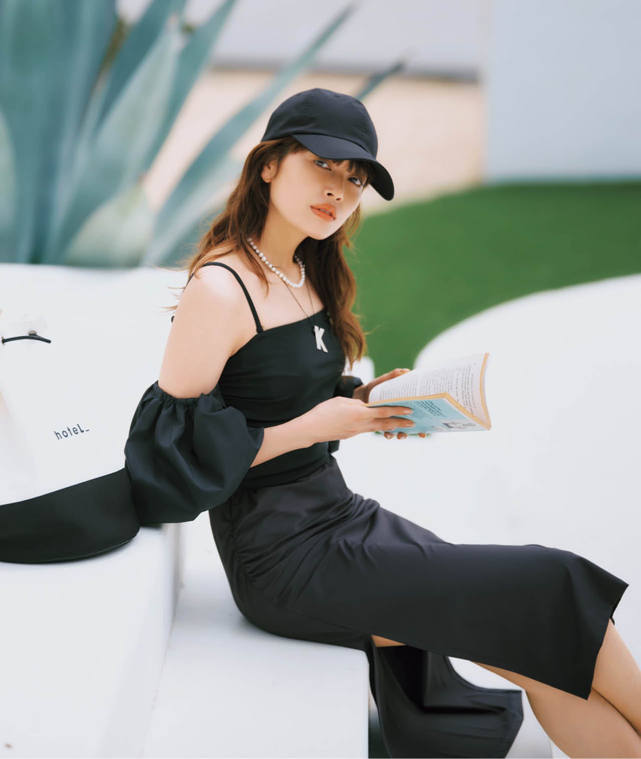垣内彩未さんLE PHILとgreen label relaxingの水着コーデ