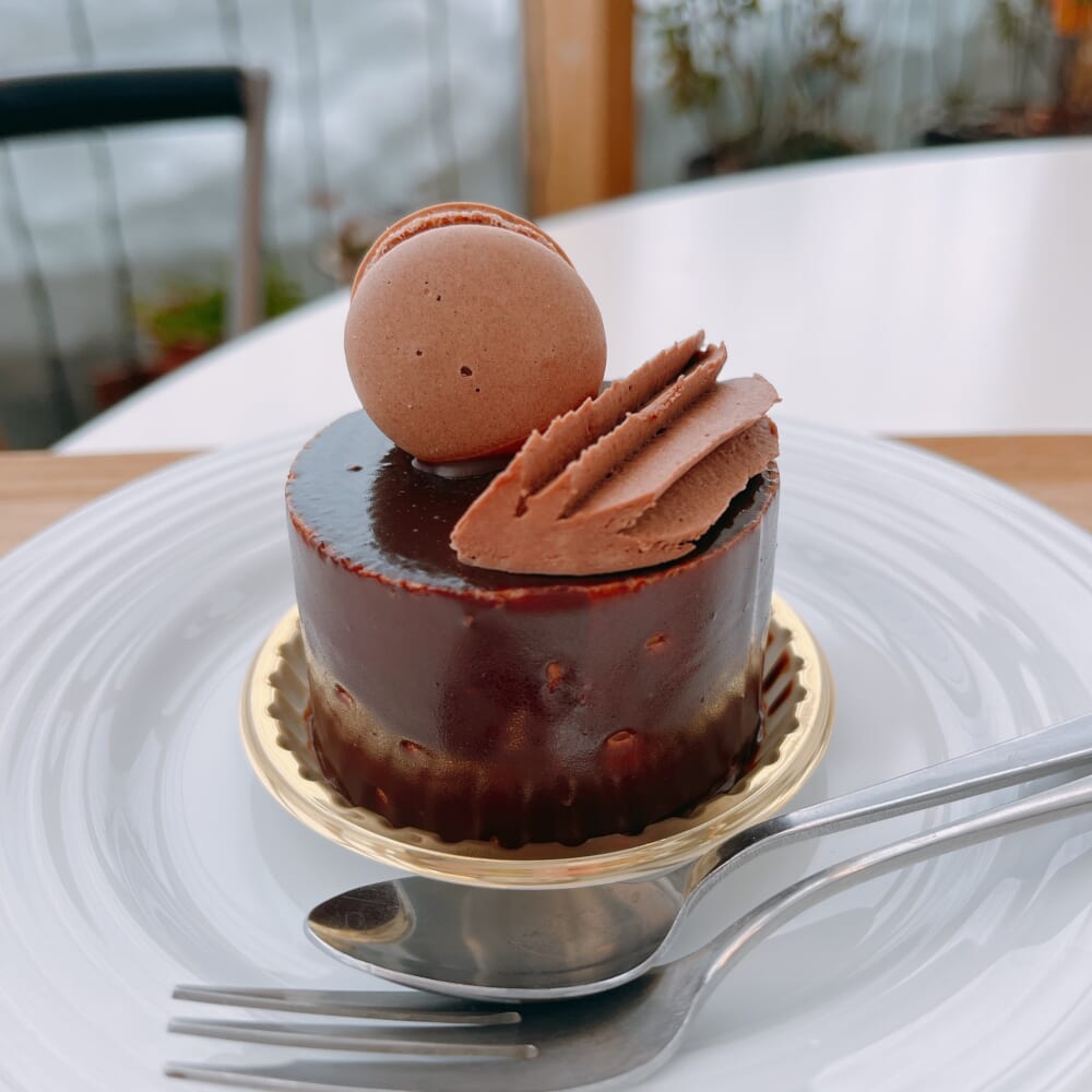 ニセコ マイトリエ ショコラピスタチオのケーキ