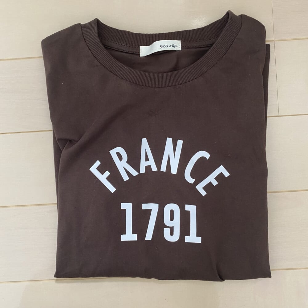 シューラルー　Tシャツ　ブラウン