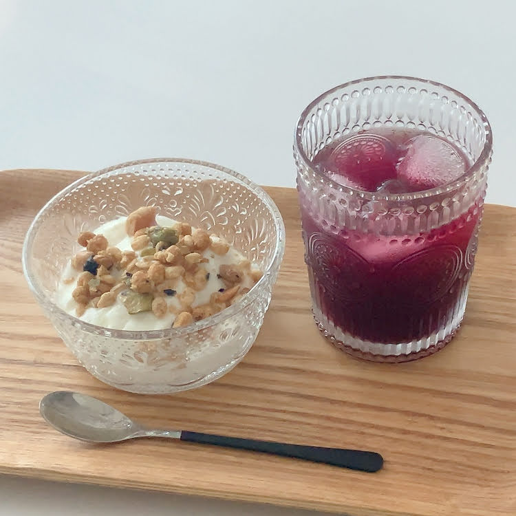 赤しそジュースとヨーグルト