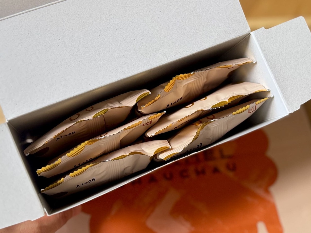 新大阪お土産おすすめ【OKINI菓子工房】CARAMEL CHAUCHAU 6袋入り中身