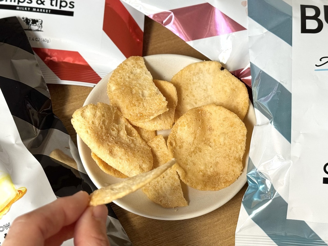新大阪おすすめ土産「UMEDA DE COW - Chips&tips(チップス&チップス)」中身のチップス