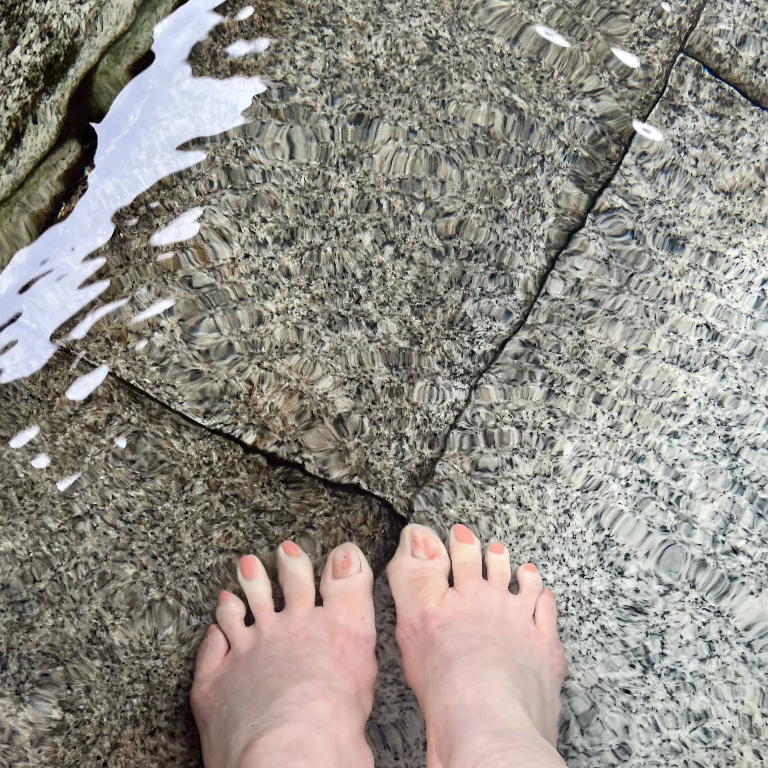 温泉 足湯