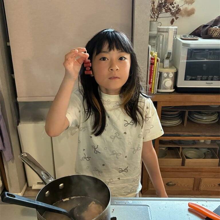 ”やさしい味わいのビーフだし”でスープ作り