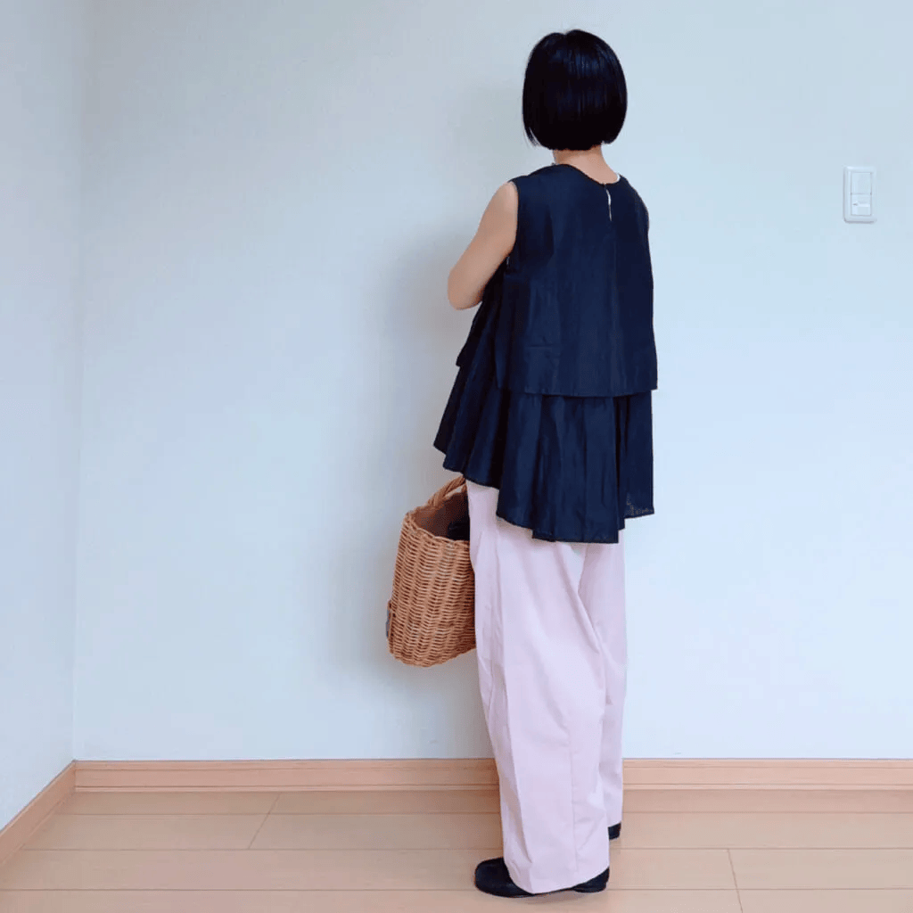 GU「バレルアンクルパンツ（丈標準）」ピンクのコーデ