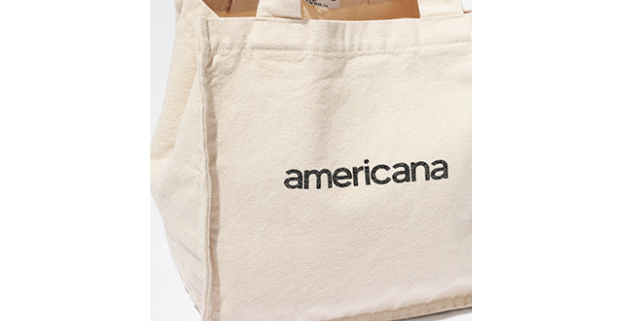 片面に「Best Day Ever」、反対面に「americana」のロゴプリント入り。