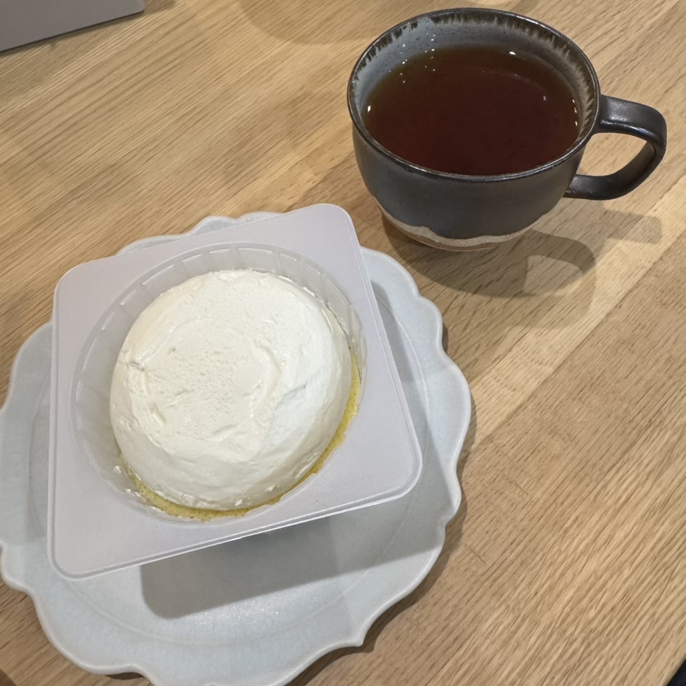 ローソン　盛り過ぎチャレンジ　プレミアムロールケーキ
