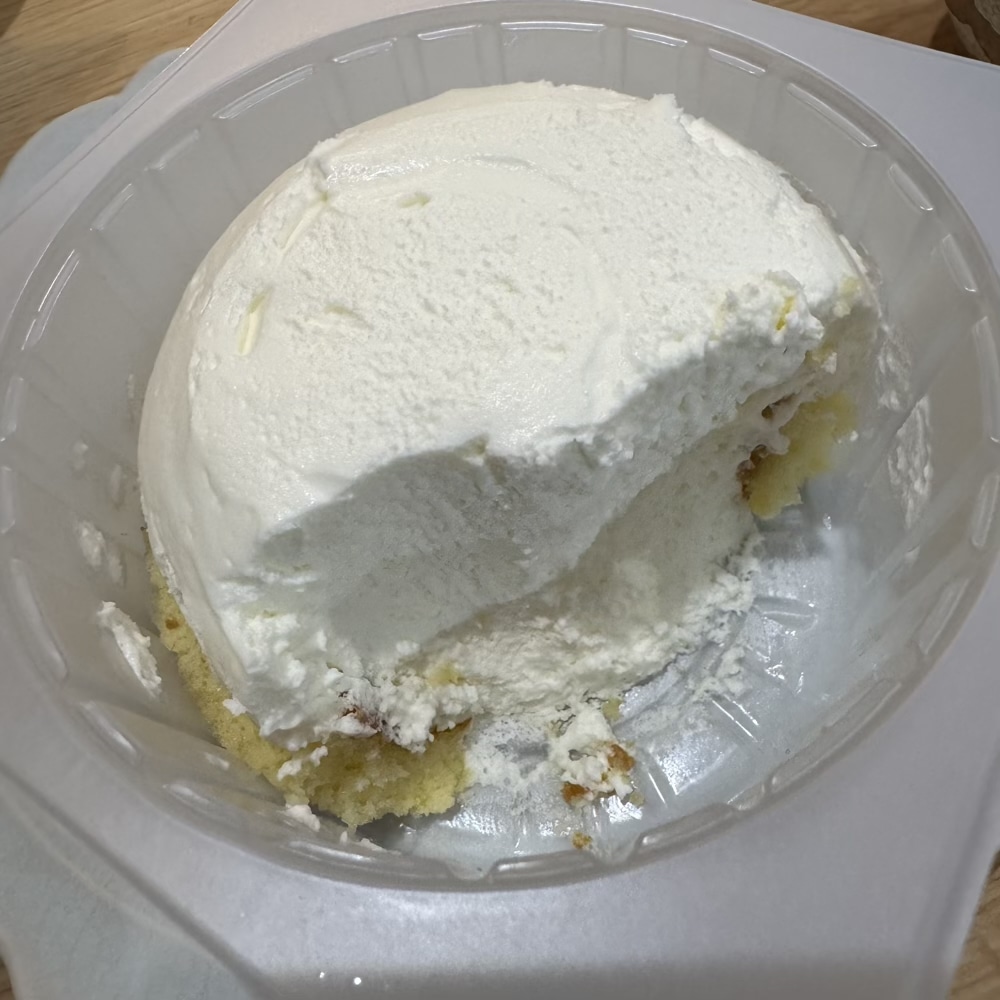 ローソン　盛り過ぎチャレンジ　プレミアムロールケーキ