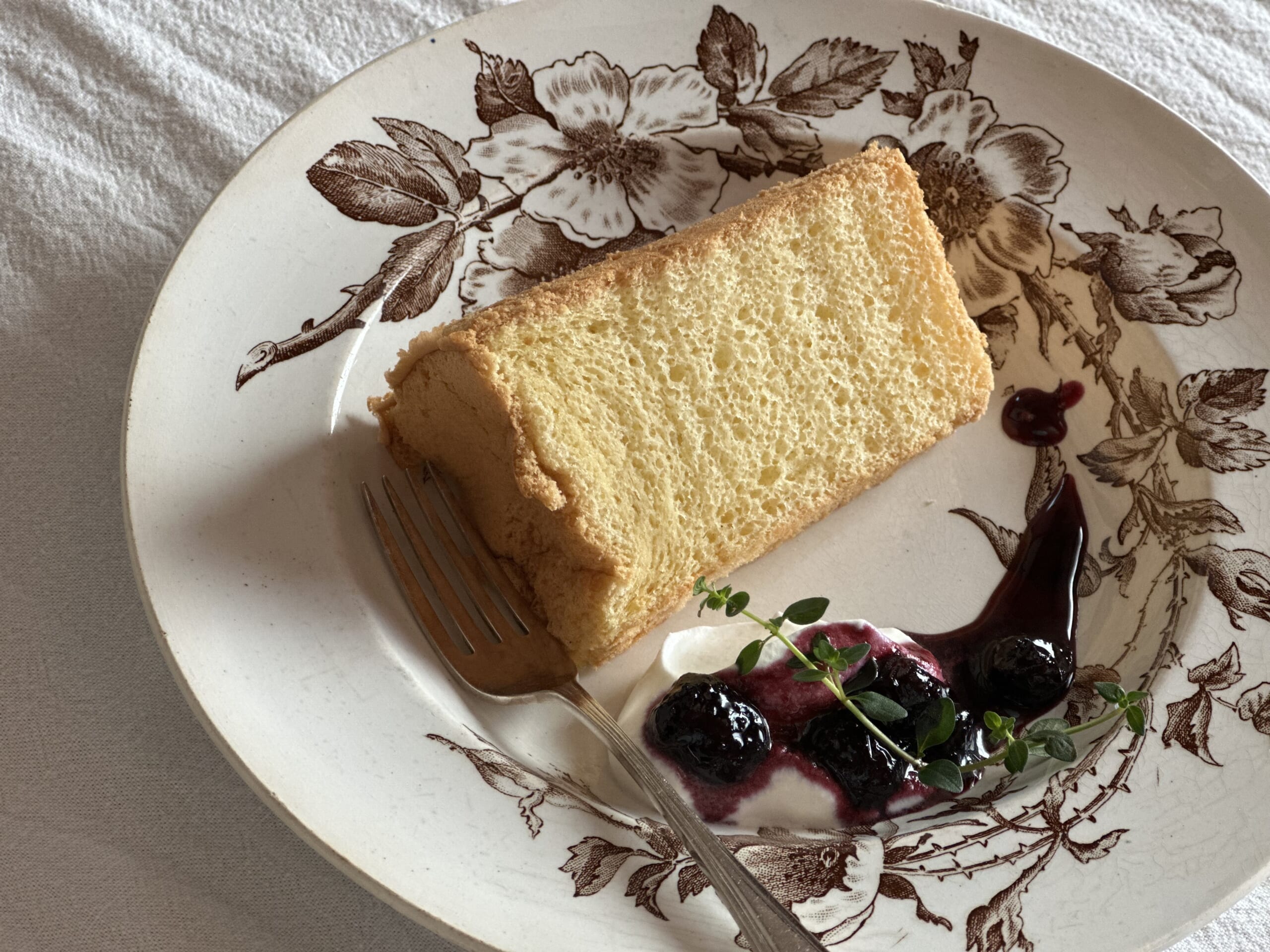 好きな食べ物がみつからない シフォンケーキ アンティークプレート