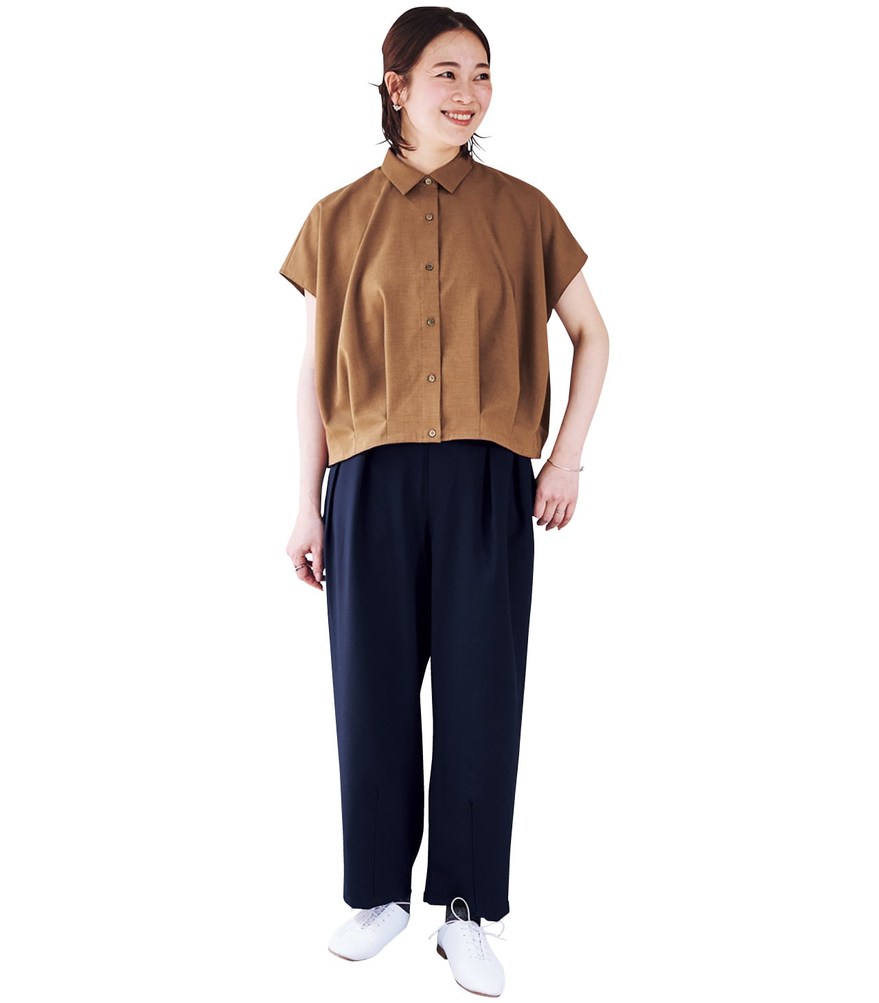 Emiさんの20th Anniv. LEE限定 OURHOME（アワーホーム）【洗える】【接触冷感】【吸水速乾】【UVカット】タックブラウスとOURHOME（アワーホーム）【洗える】【吸水速乾】さらりと快適コクーンパンツのコーデ2