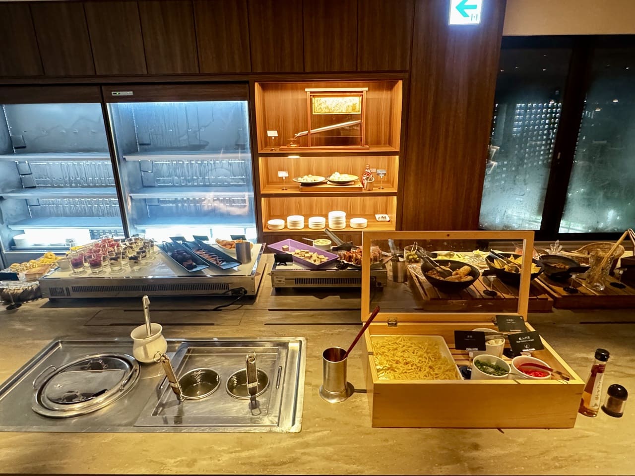 沖縄ハーバービューホテル クラブラウンジ 夜の料理