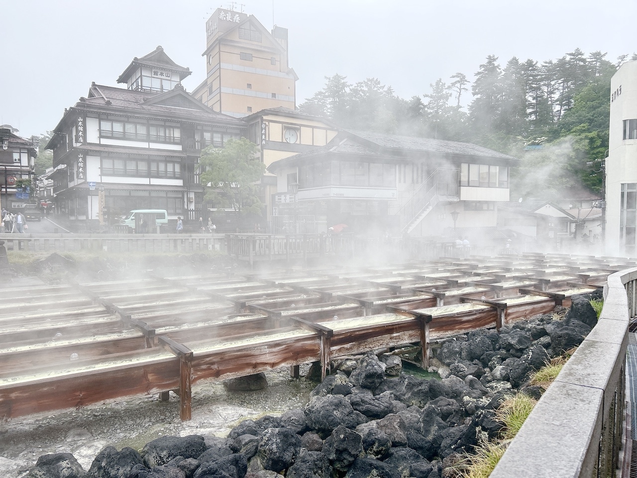 母娘旅】68歳の母と行く「界 草津」2泊3日旅行！湯畑で食べ歩き