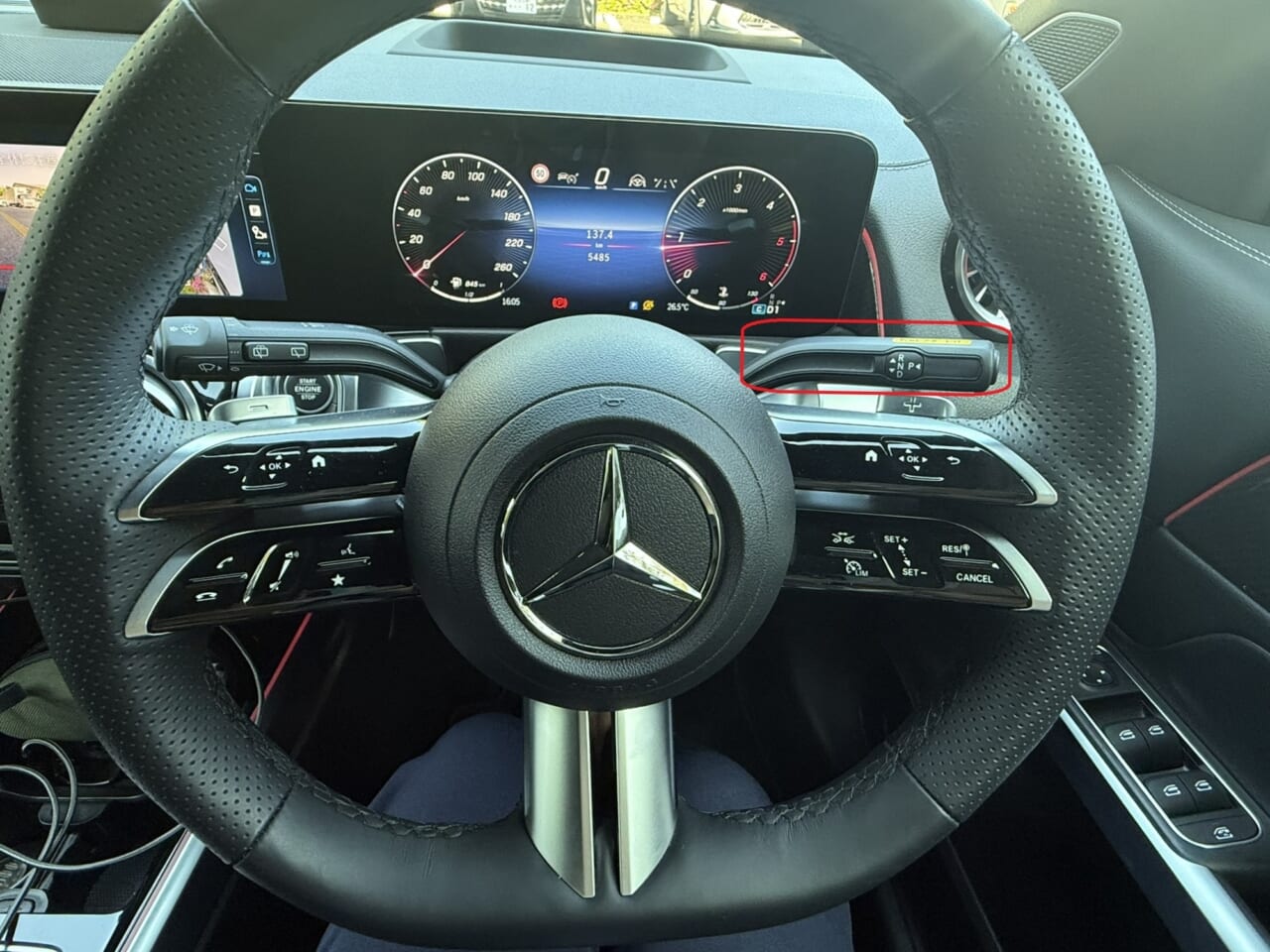 GLB 200d 4MATIC Urban Starsのハンドル