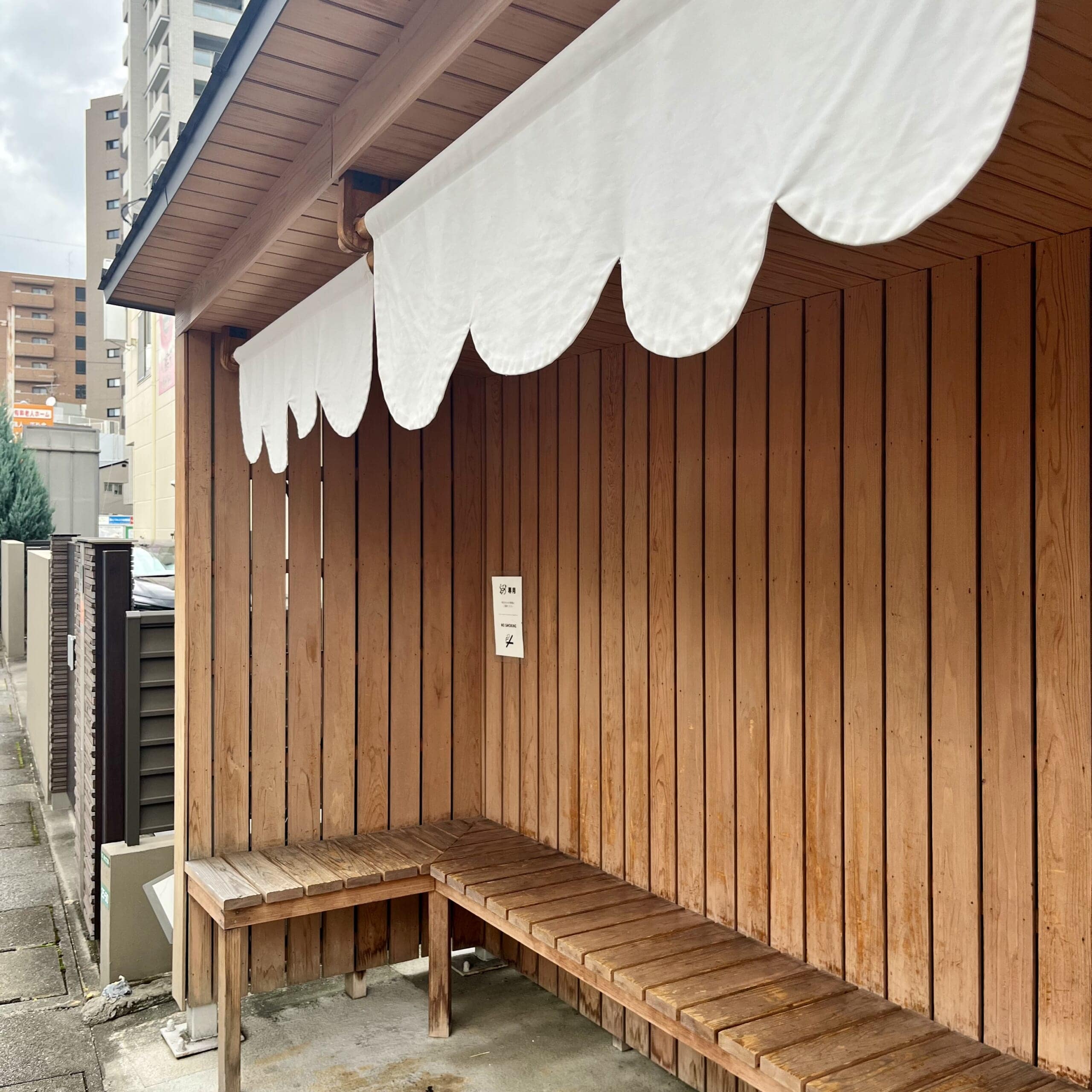 ベンチ