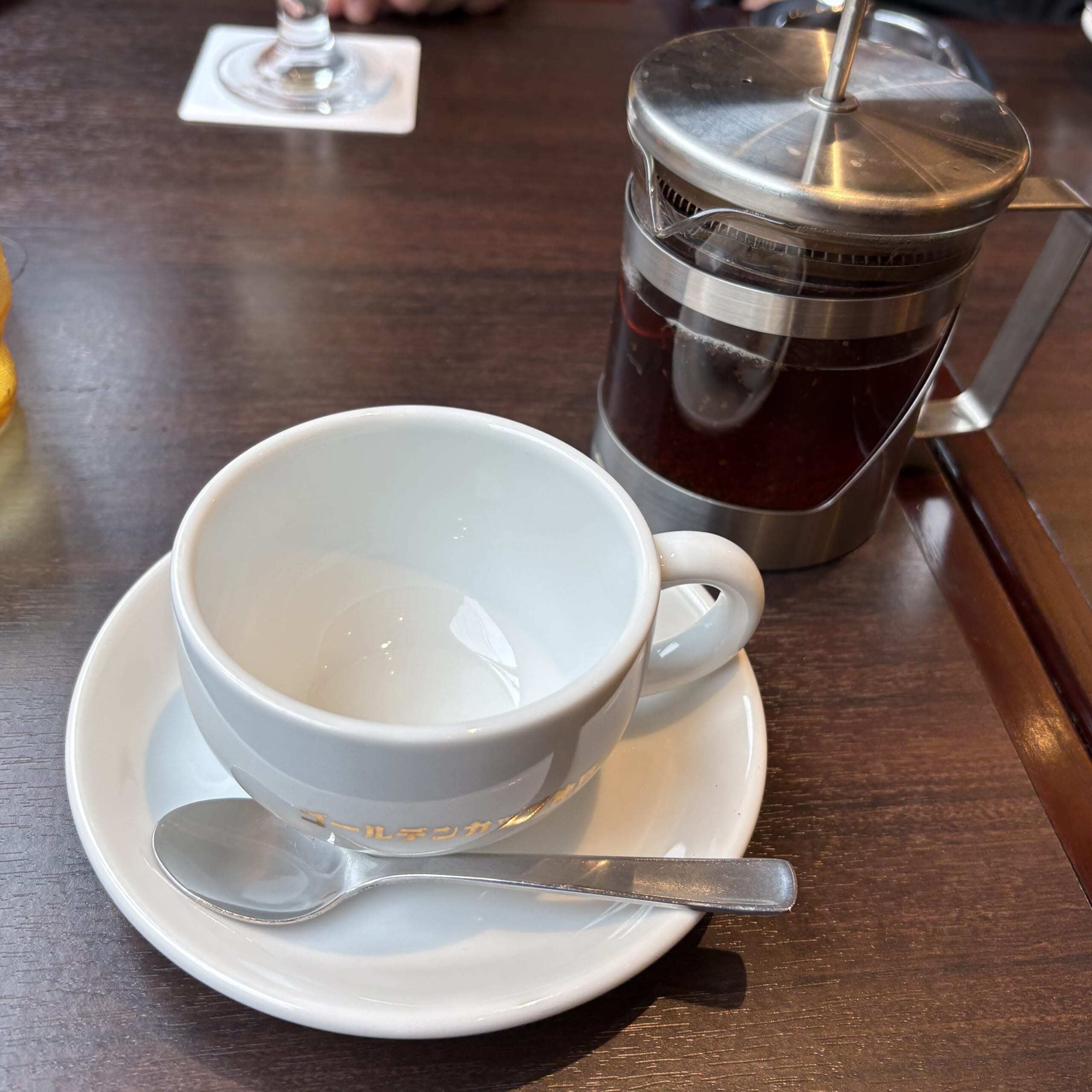 ゴールデンカップ神戸 神戸元町 喫茶店 紅茶