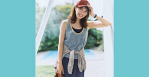 【蛯原友里さんALL私服】アディダスの別注スニーカーや、キャップでアウトドア気分を盛り上げて