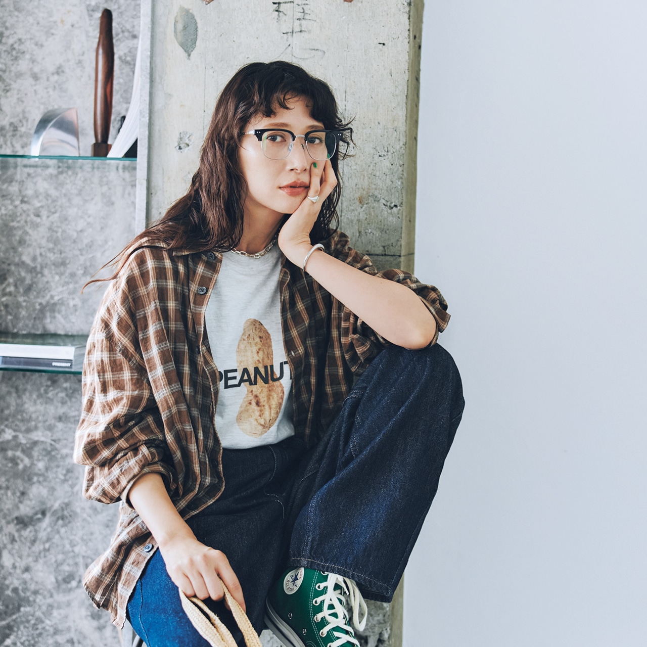 kazumiさんの12closet シアーオーバーシャツとライトオンスのカーヴィデニム（インディゴ）のコーデ