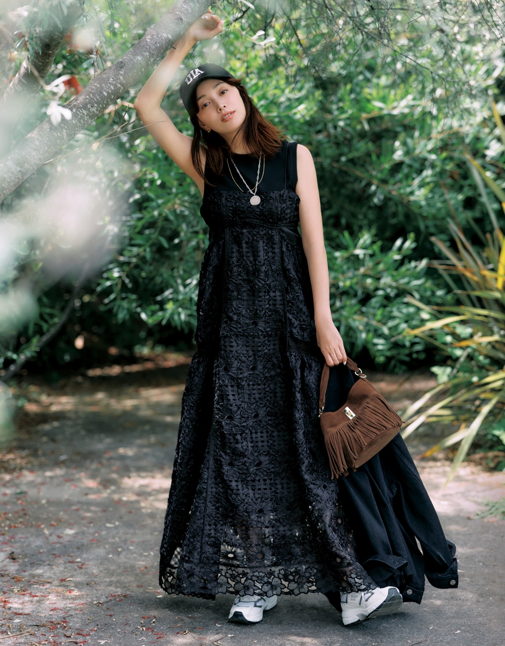 【黒のレースワンピース コーデ】BRAND：MAISON SPECIAL（メゾンスペシャル） 蛯原友里さん