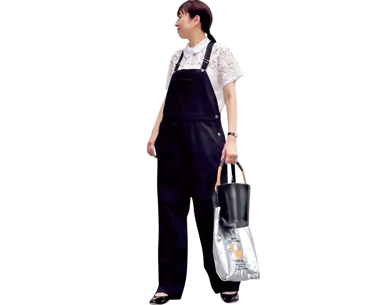 石上美津江さんの12closet 半袖レースシャツブラウスのコーデ