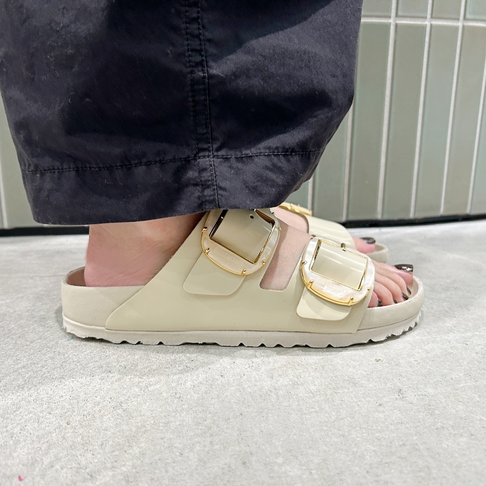 ビルケンシュトック サンダル アリゾナビッグバックル 横