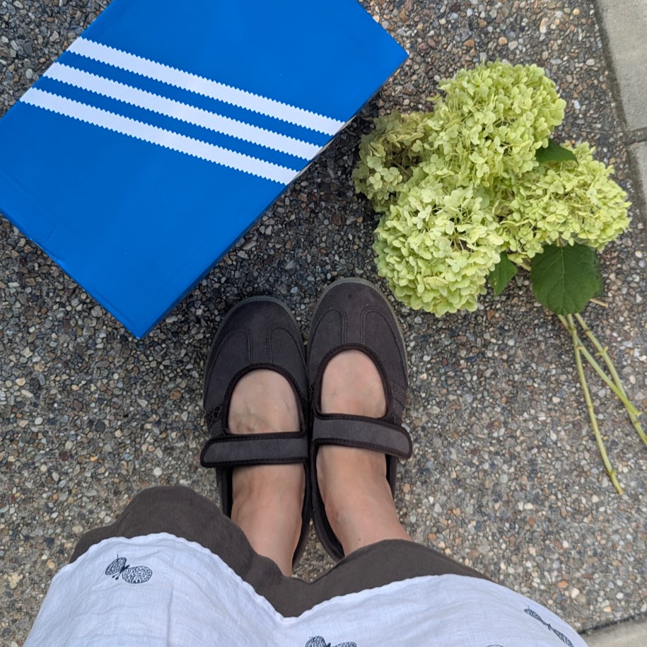 adidasメリージェーン LEEマルシェ限定
