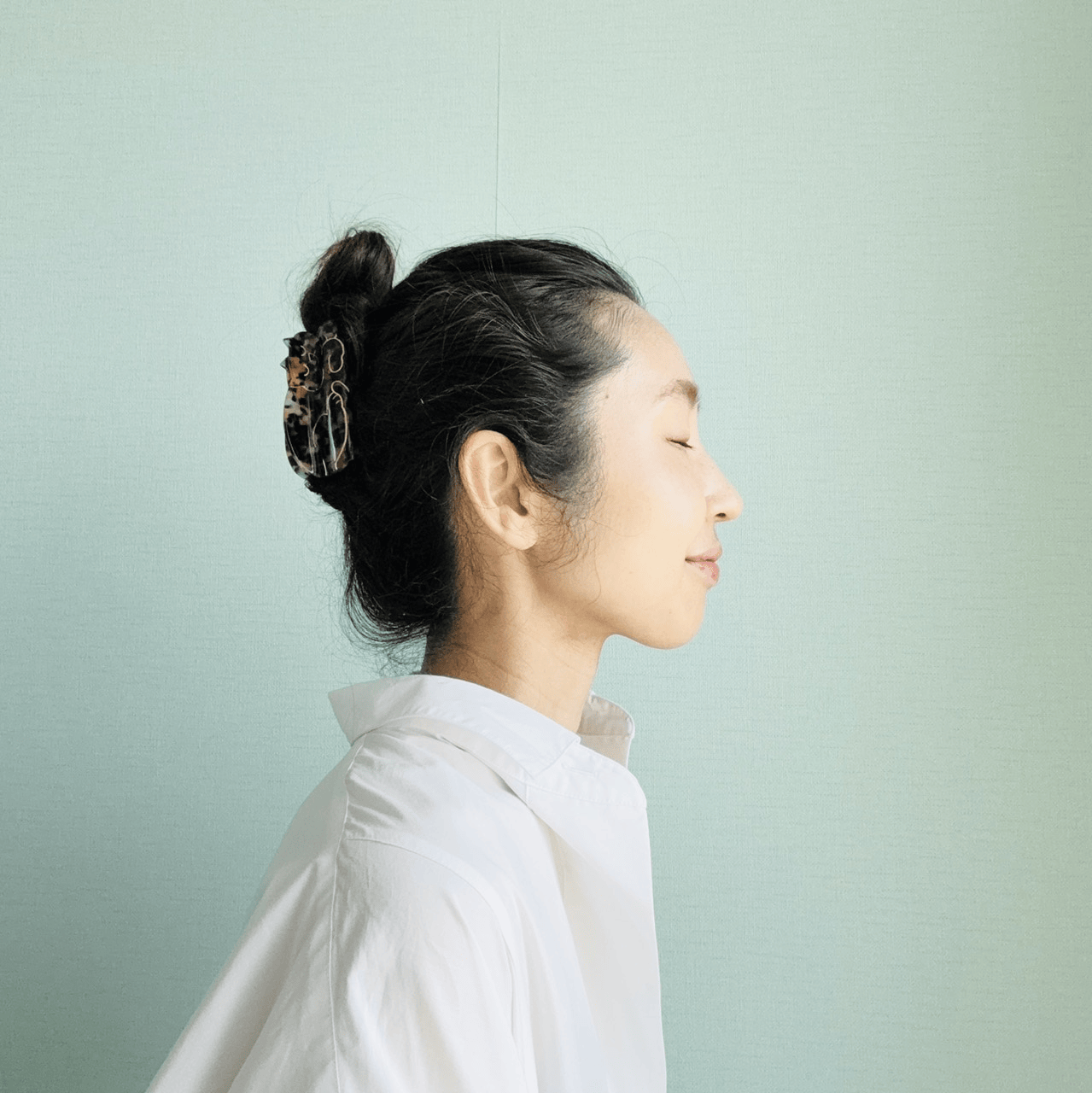 ククシュゼット「トータスシェル 猫 ヘアクリップ」着用画像