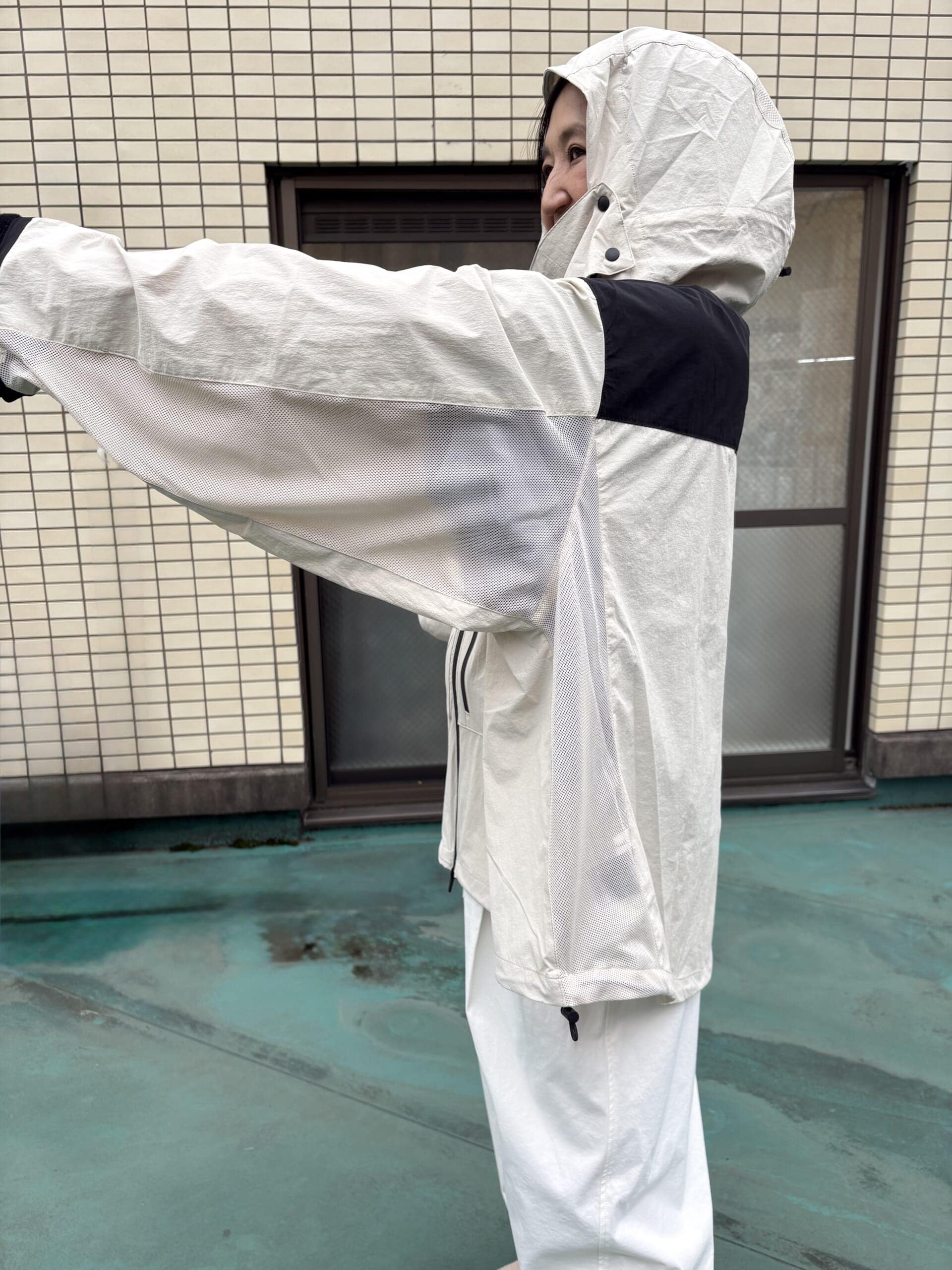 田中マヤ×Day and Grade「絶対焼かないシリーズ」UV撥水パーカー 全4色 ¥17,800/Day and Grade 毛髪診断士 伊熊奈美さん着用